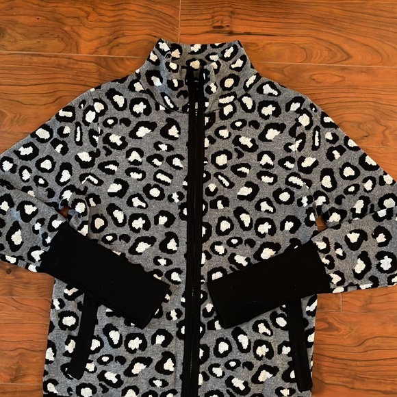 Racheal Zoe Gray and Black Cheetah Print Long Sleeve Full Zip Up Sweater - Picture 4 of 9